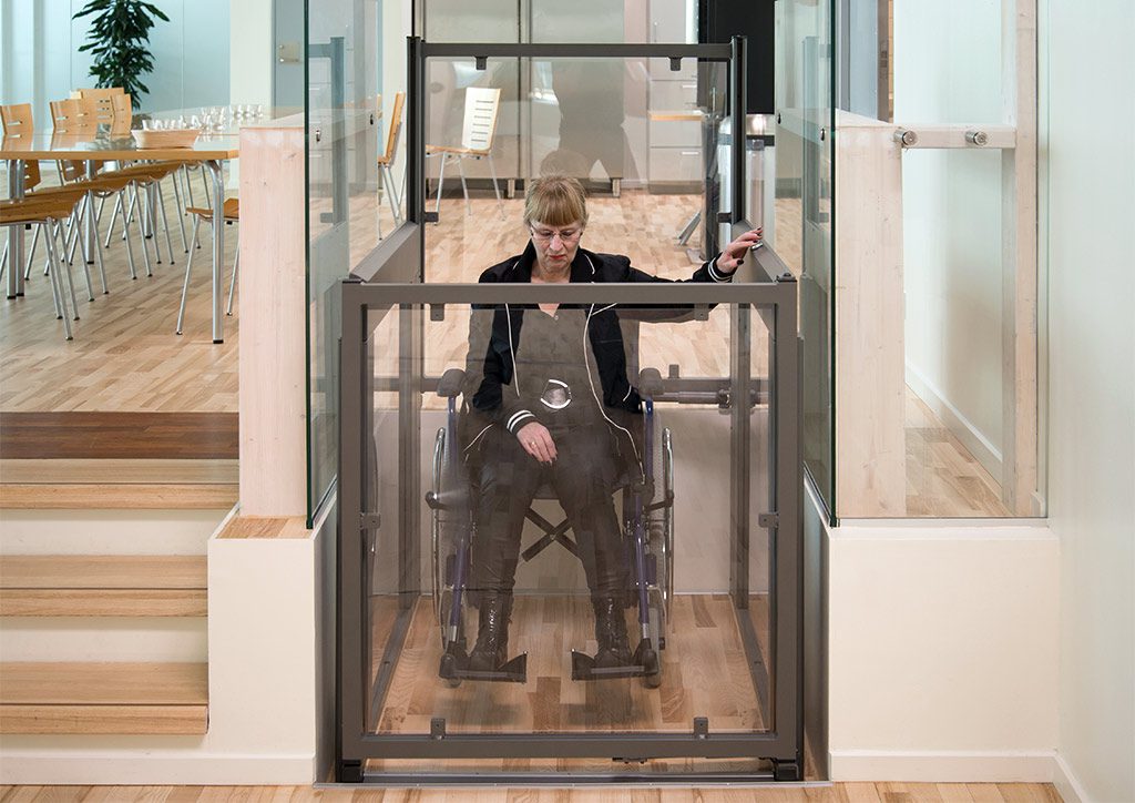 monte personnes aide à la mobilité